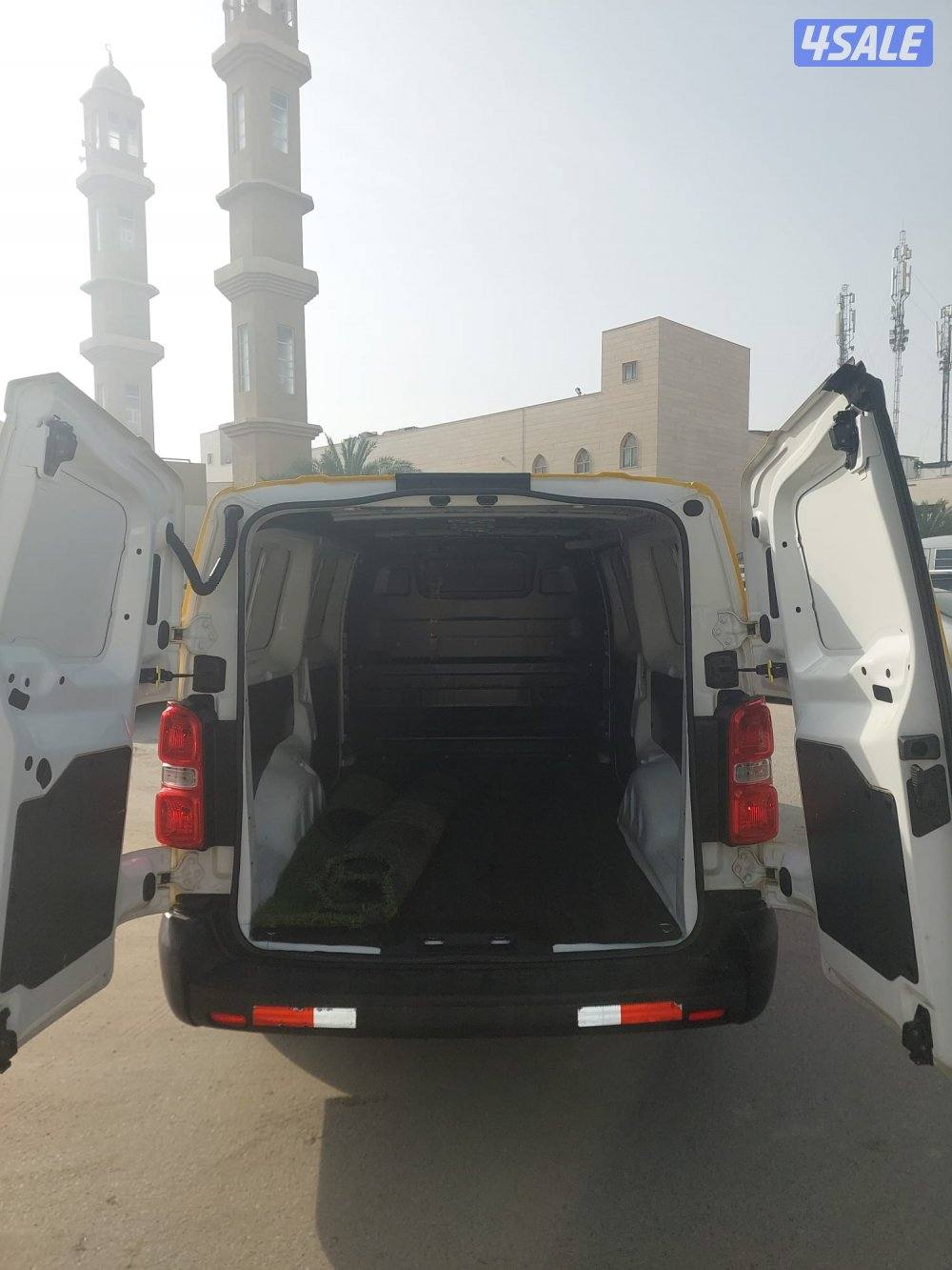 بيجو إكسبريت 20224