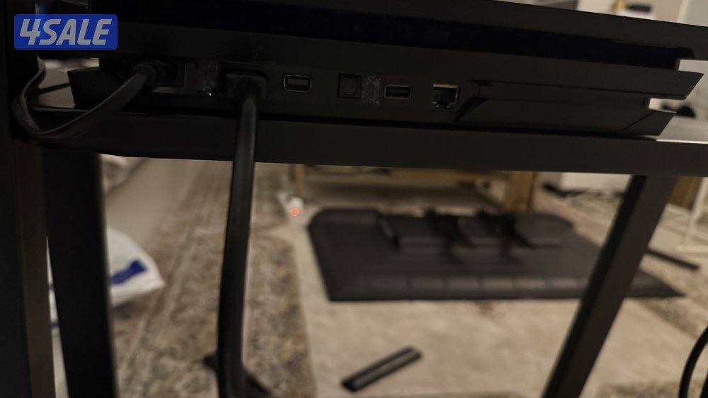 سوني ٤ برو نظيفه و مفرمته مع يد1