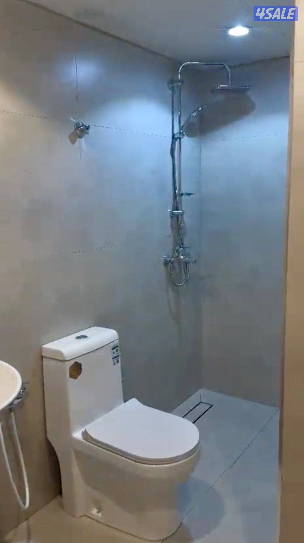 شقة دوبلكس مجددة مميزة  قريبه من الخدمات في قطعه 9 - صباح السالم4