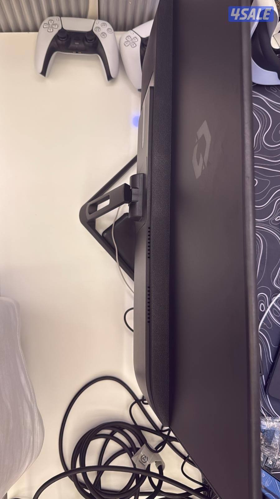 gameon montior   27 inches       180Hz     Fast VA     0.5ms  Hdmi 2.02