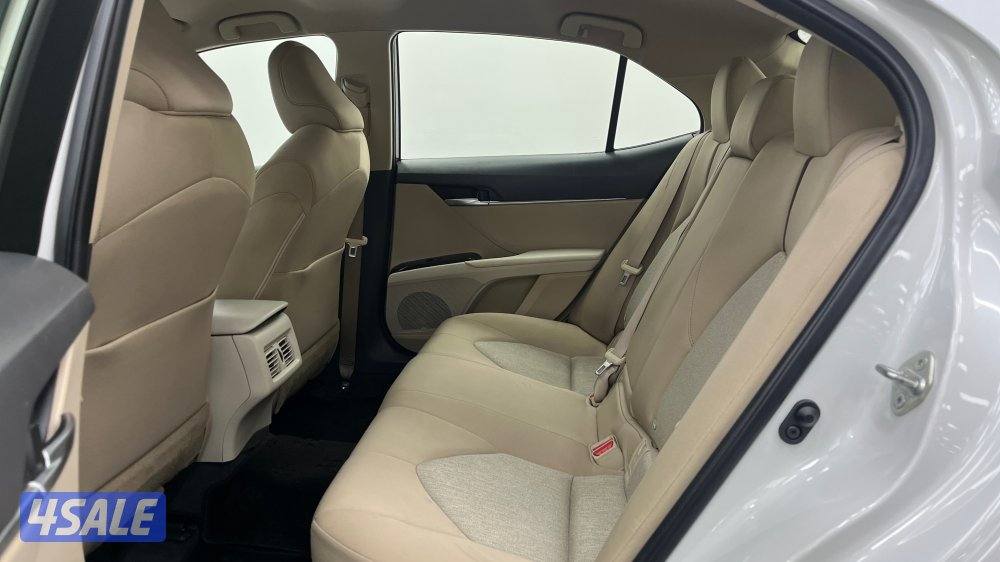 TOYOTA CAMRY GLE 4 CYL MID OPTION3