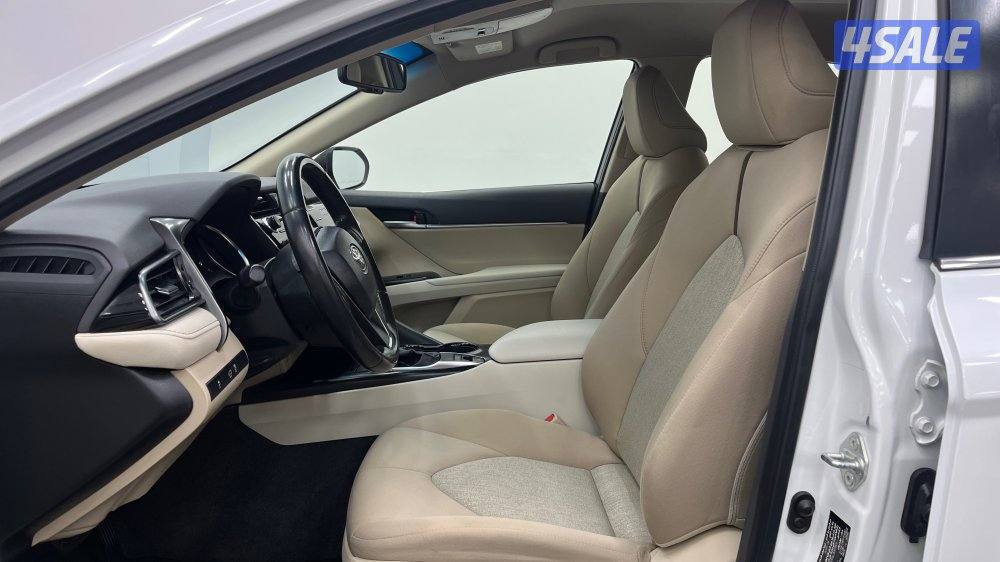 TOYOTA CAMRY GLE 4 CYL MID OPTION4