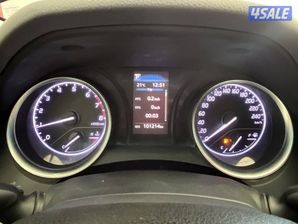 TOYOTA CAMRY GLE 4 CYL MID OPTION6