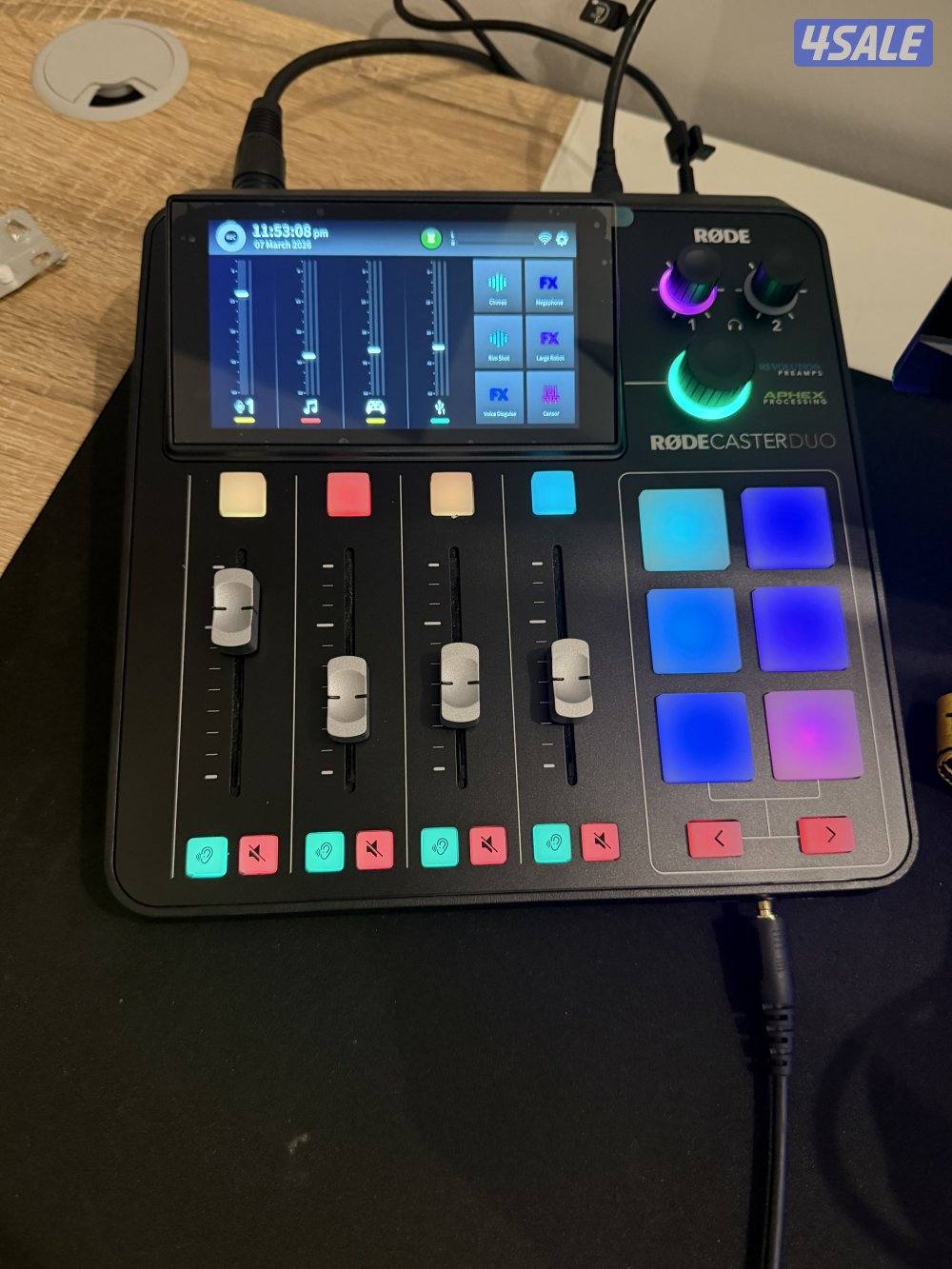 للبيع مكسر Rodecaster pro duo1