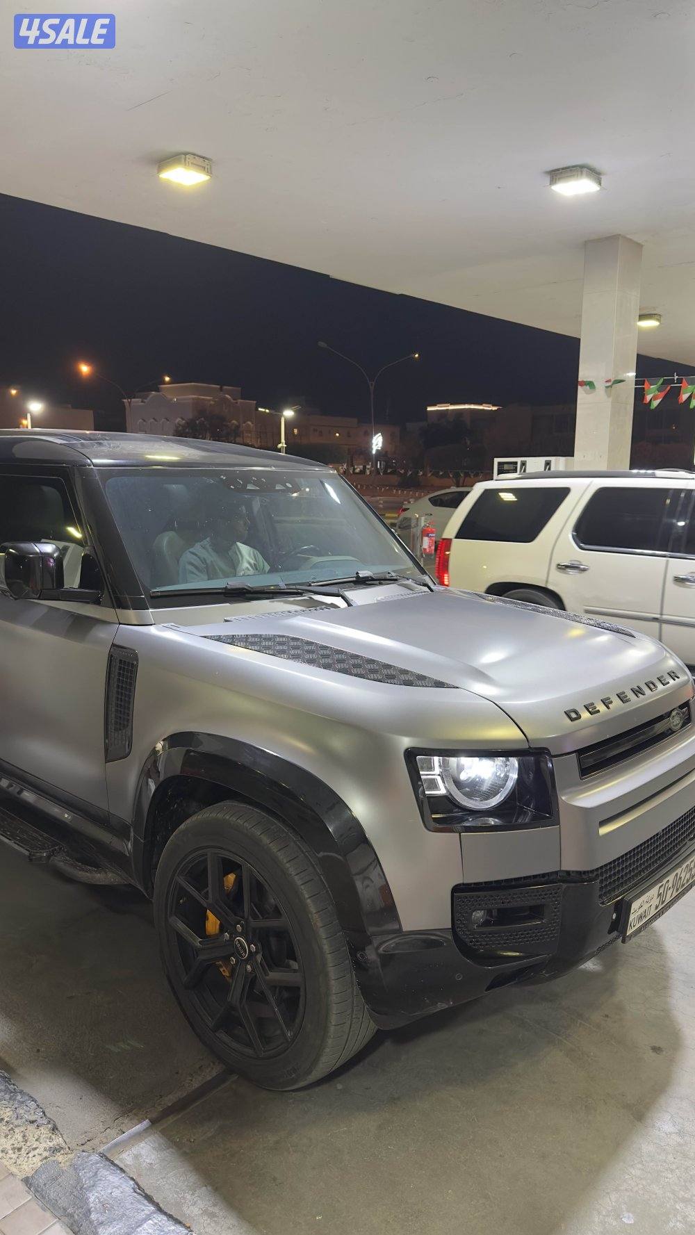 110 ديفندر شرط الفحص بالكامل اعلى فئه 6سلندر تبربو ماشي 176الف فقط.2