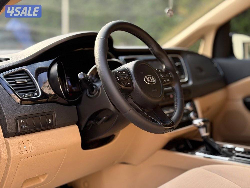 للبيع كيا كرنفال العائلي موديل 20198