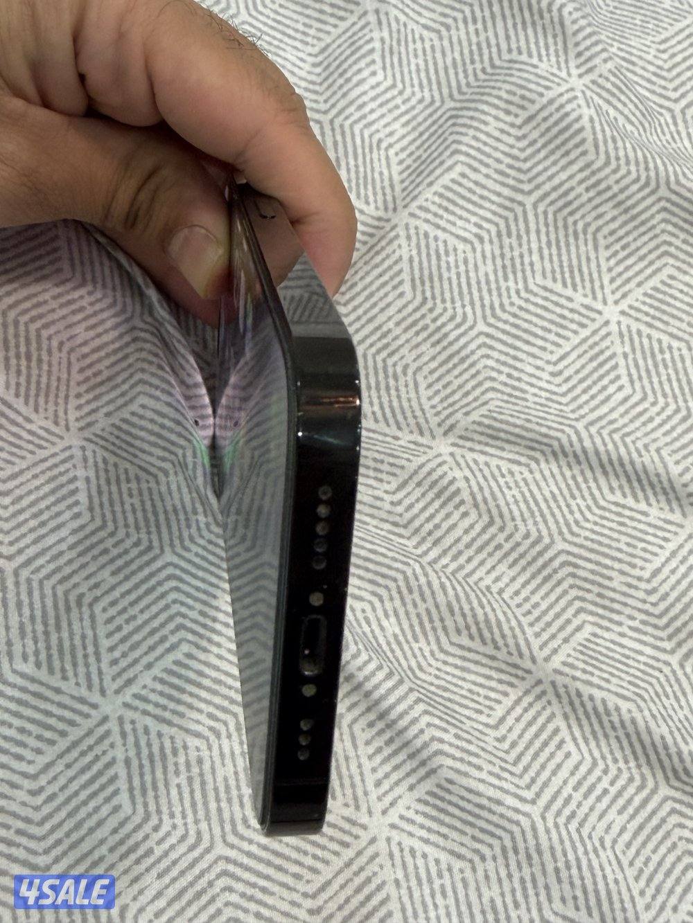 للبيع ايفون 14 برو اسود 256 قيقا3