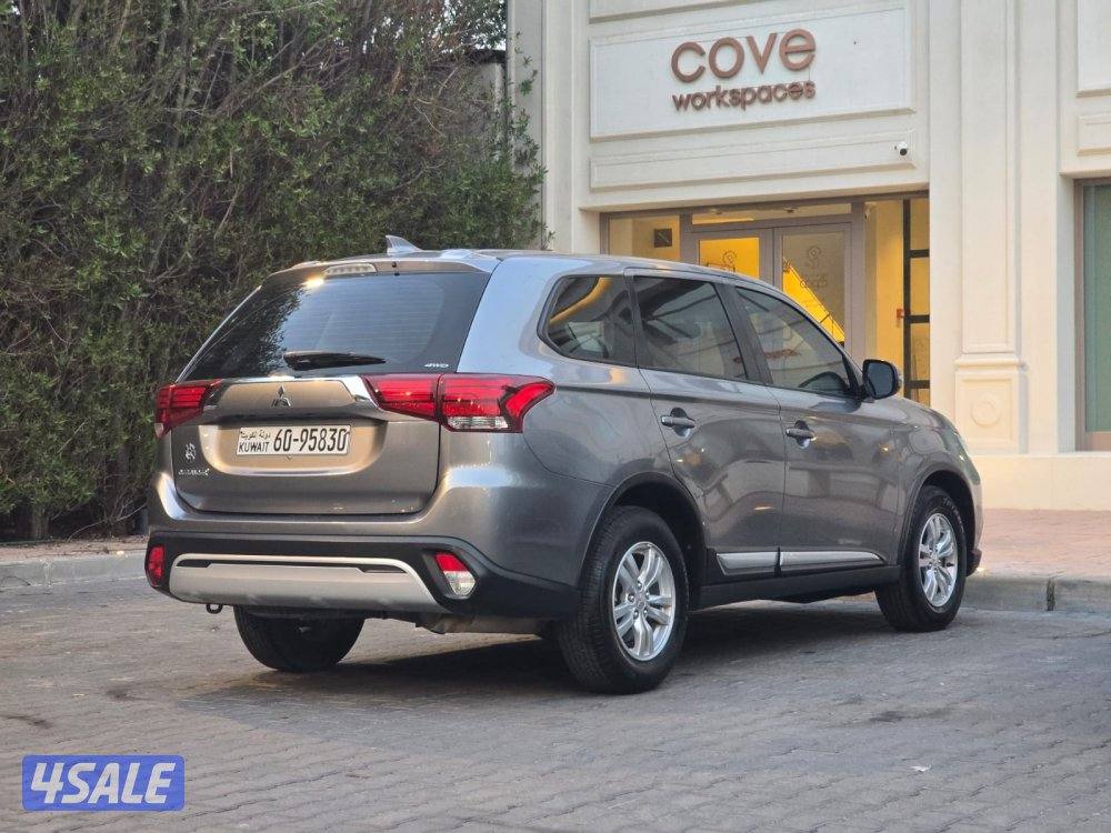 للبيع جيب أوتلاندر ميتسوبيشي موديل 20223