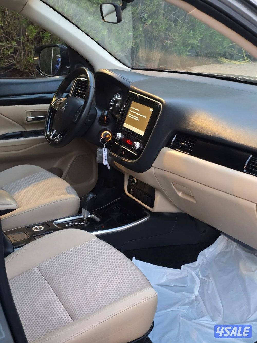 للبيع جيب أوتلاندر ميتسوبيشي موديل 20225