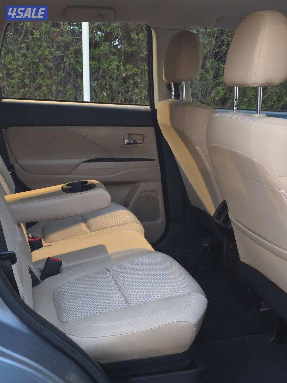 للبيع جيب أوتلاندر ميتسوبيشي موديل 20229