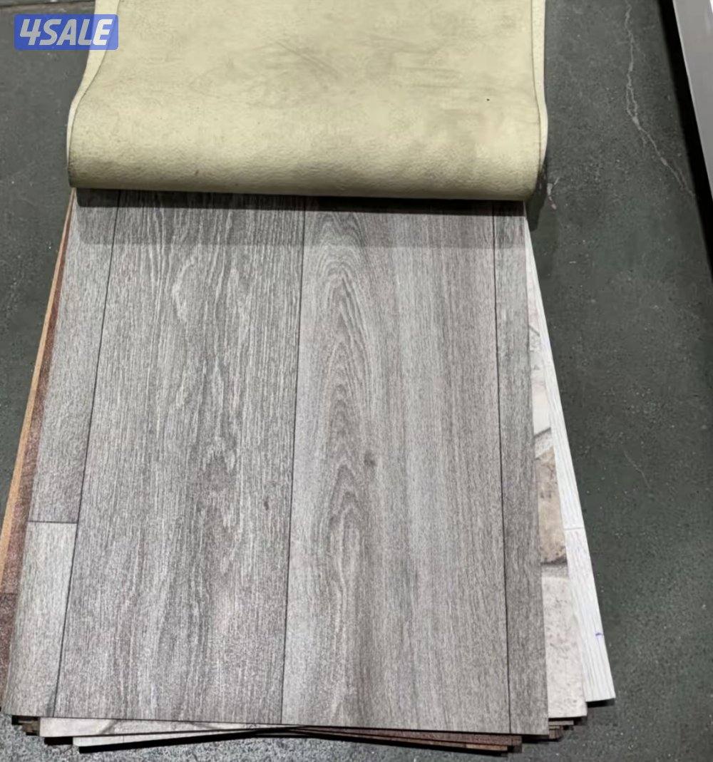 يوجد لدينا جميع انواع السجاد والباركيه رول0