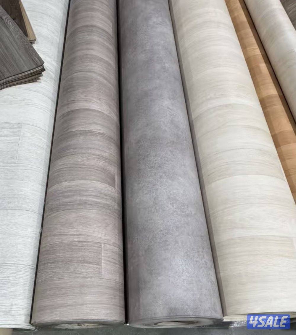 يوجد لدينا جميع انواع السجاد والباركيه رول4