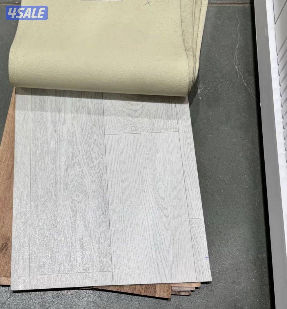 يوجد لدينا جميع انواع السجاد والباركيه رول5