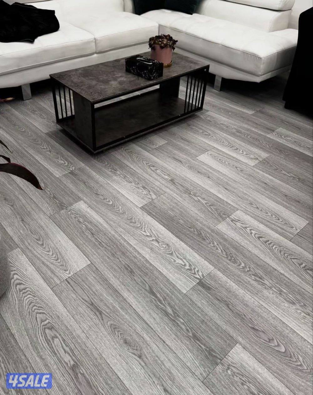 يوجد لدينا جميع انواع السجاد والباركيه رول11