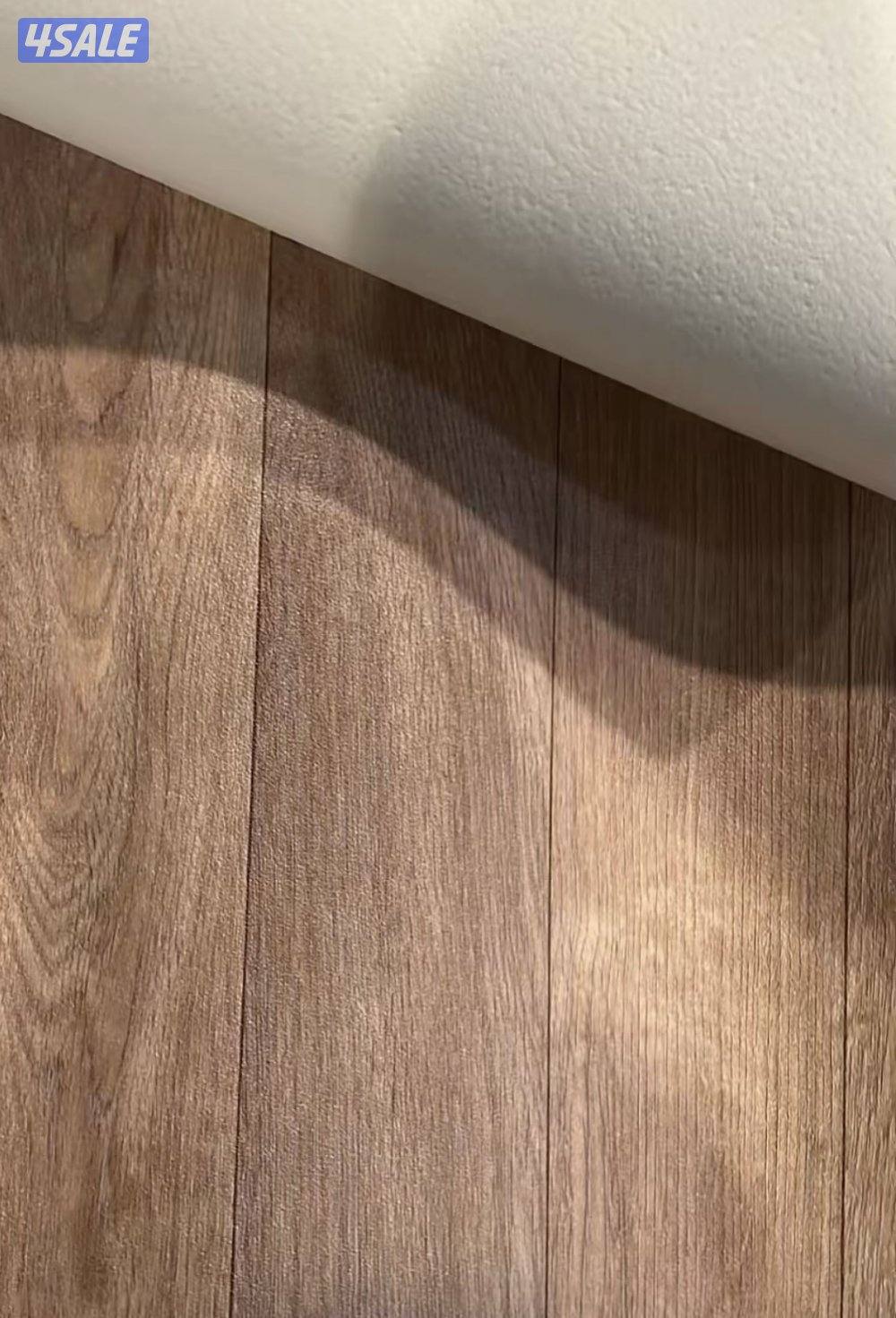 يوجد لدينا جميع انواع السجاد والباركيه رول3