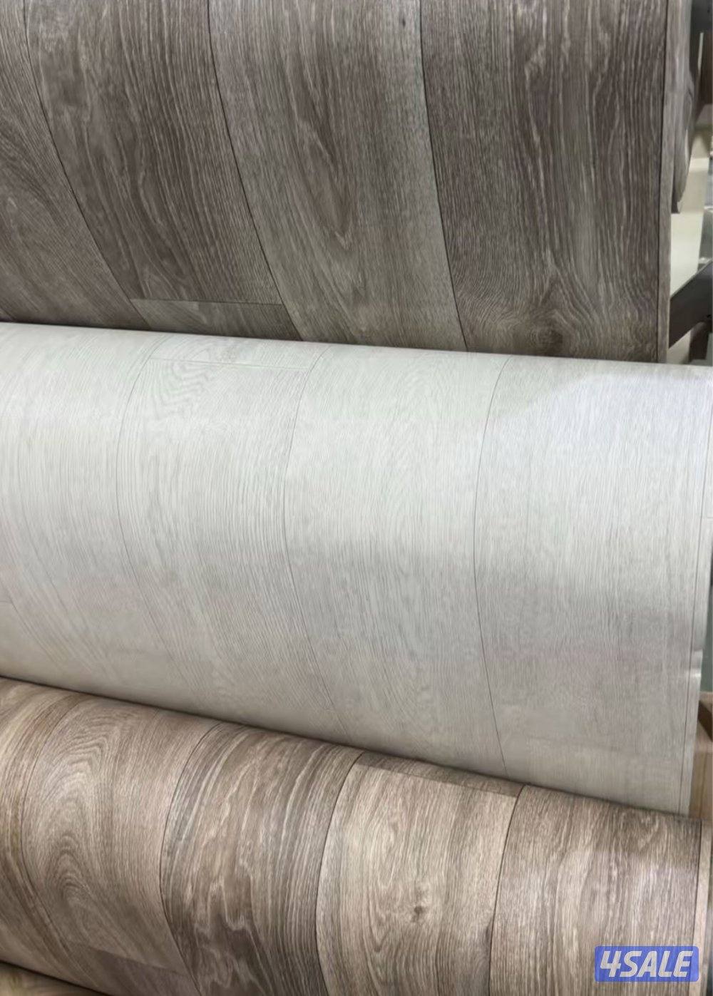 يوجد لدينا جميع انواع السجاد والباركيه رول4