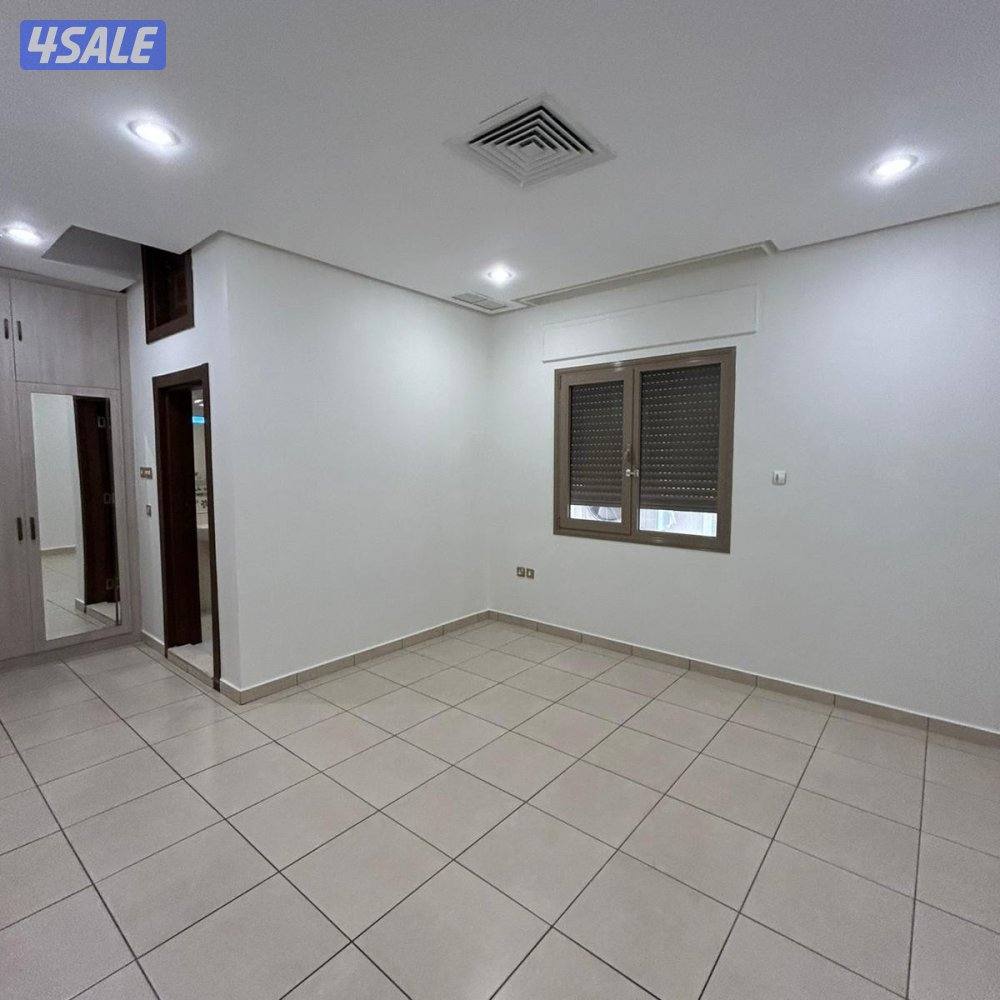 تريبلكس 3 أدوار للإيجار في السلام3