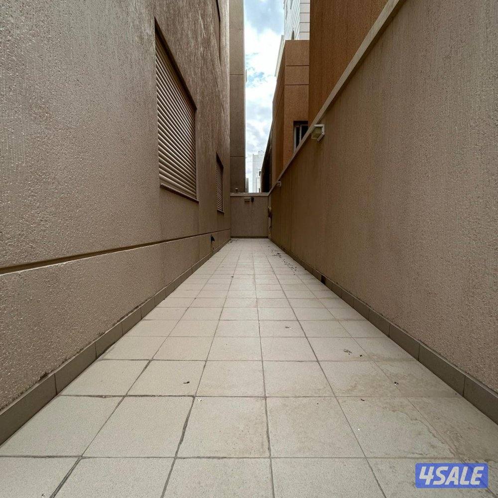 تريبلكس 3 أدوار للإيجار في السلام5