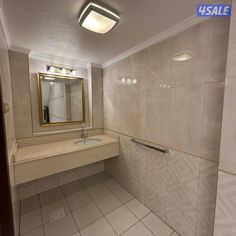 تريبلكس 3 أدوار للإيجار في السلام7