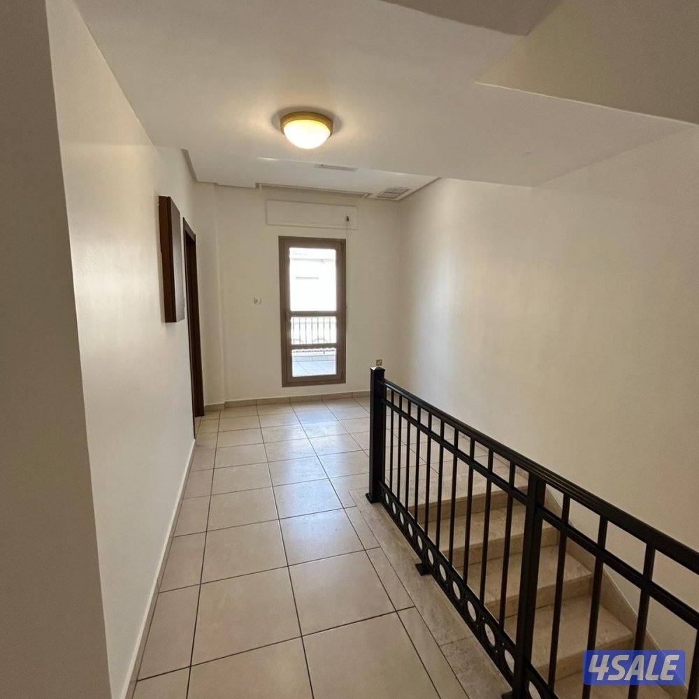 تريبلكس 3 أدوار للإيجار في السلام12