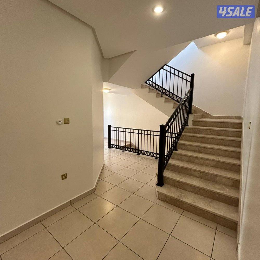 تريبلكس 3 أدوار للإيجار في السلام14