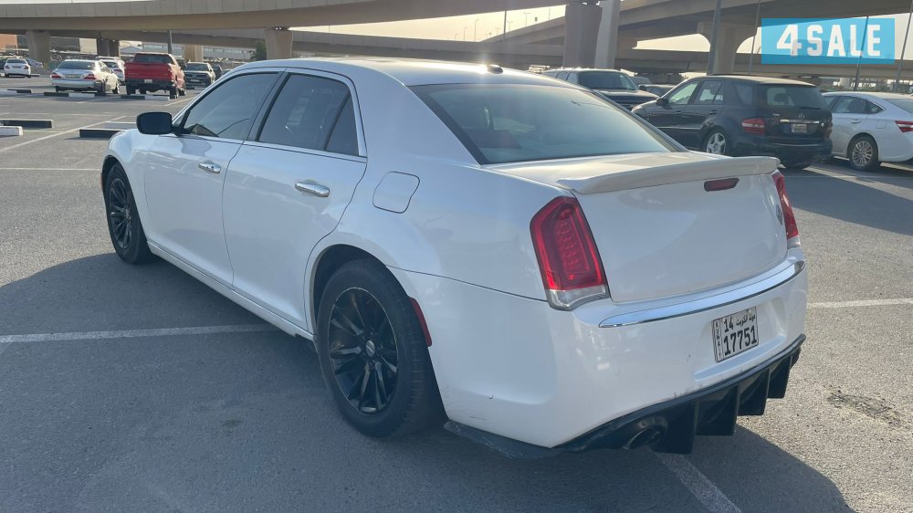 للبيع كرايسلر  c300   موديل 20152