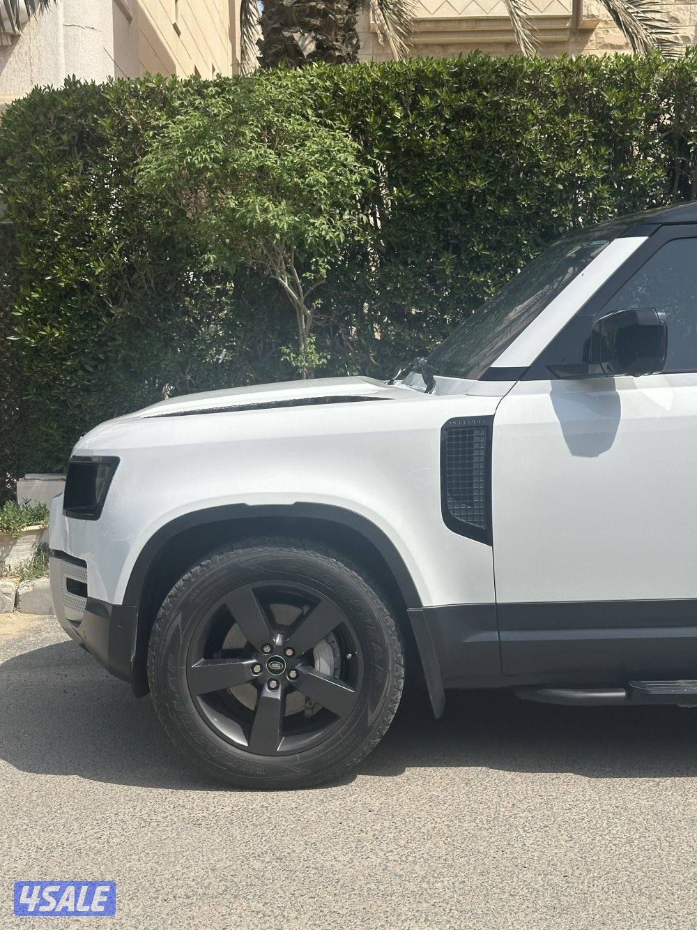 للبيع دفندر ٢٠٢٢ نظيف جدا تحت الكفالة2