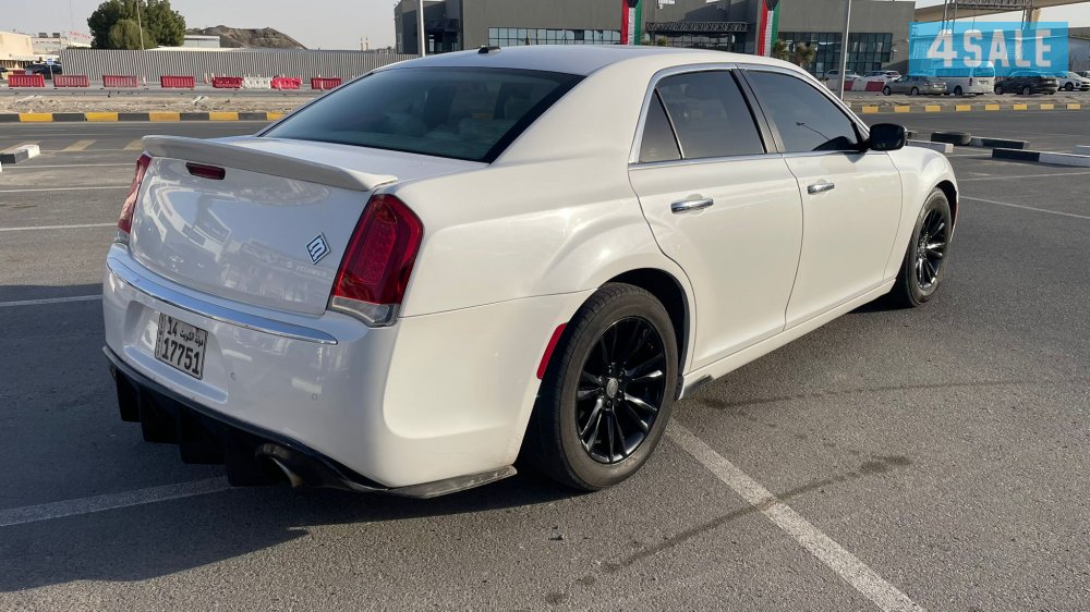 للبيع كرايسلر  c300   موديل 20153