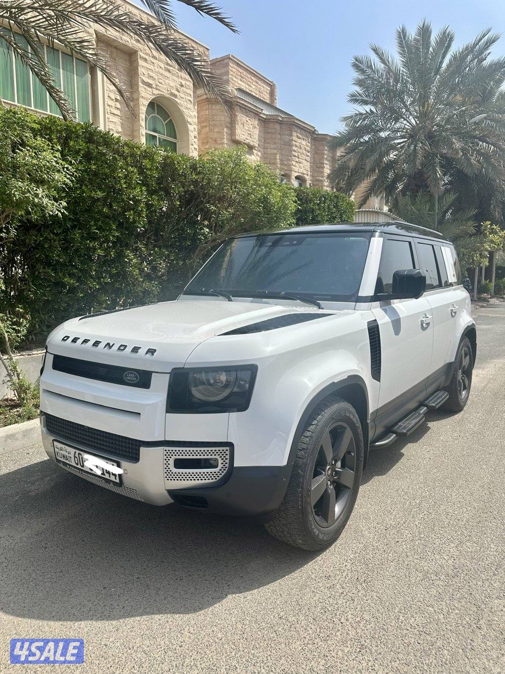 للبيع دفندر ٢٠٢٢ نظيف جدا تحت الكفالة3