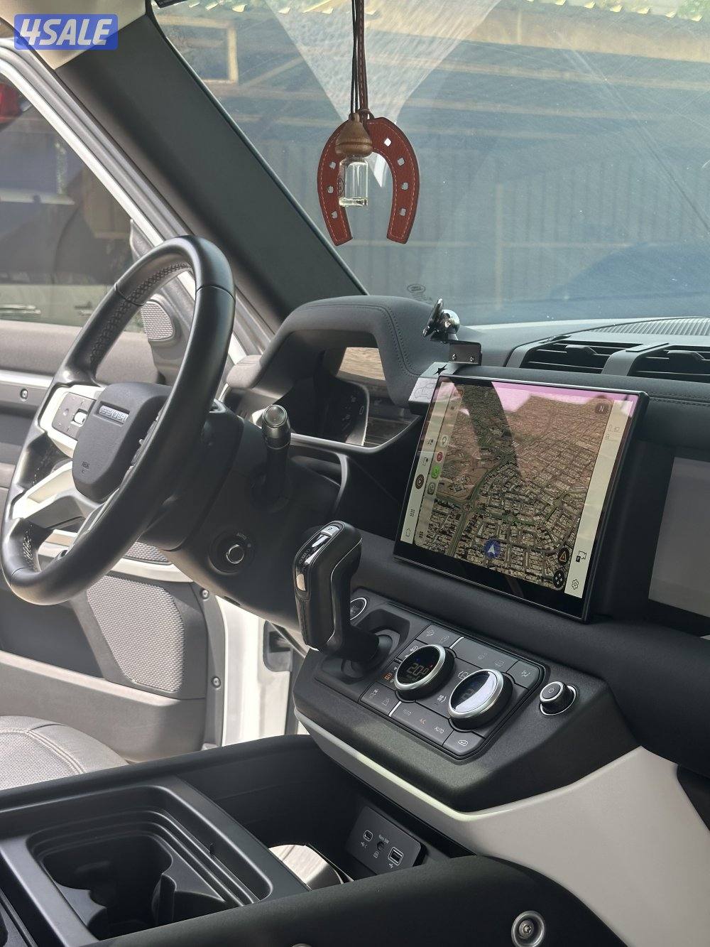 للبيع دفندر ٢٠٢٢ نظيف جدا تحت الكفالة6