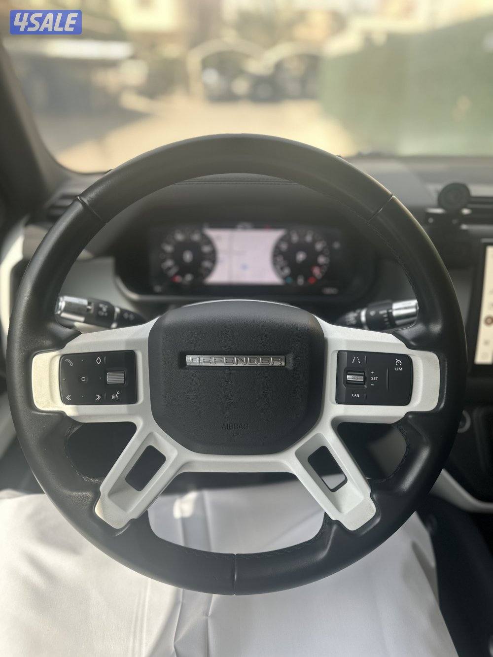 للبيع دفندر ٢٠٢٢ نظيف جدا تحت الكفالة8