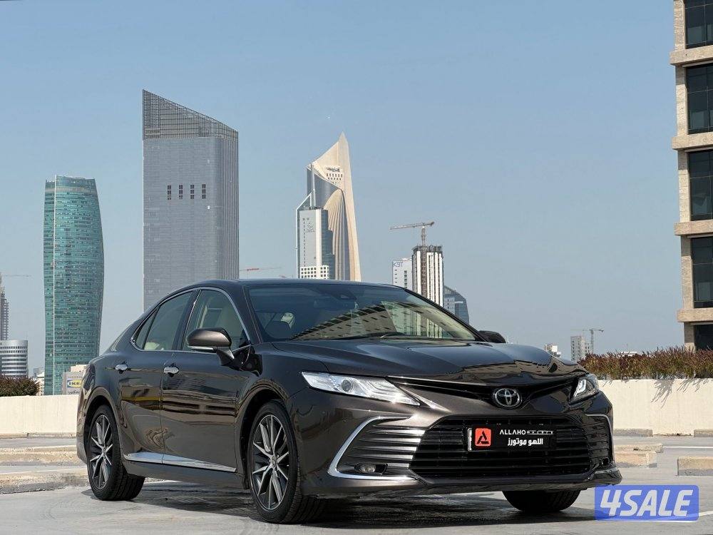 كامريV6 LIMITED EDITION موديل2023 عداد41الف وارد الساير1