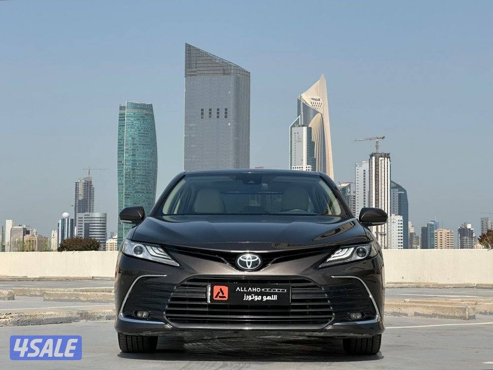 كامريV6 LIMITED EDITION موديل2023 عداد41الف وارد الساير2