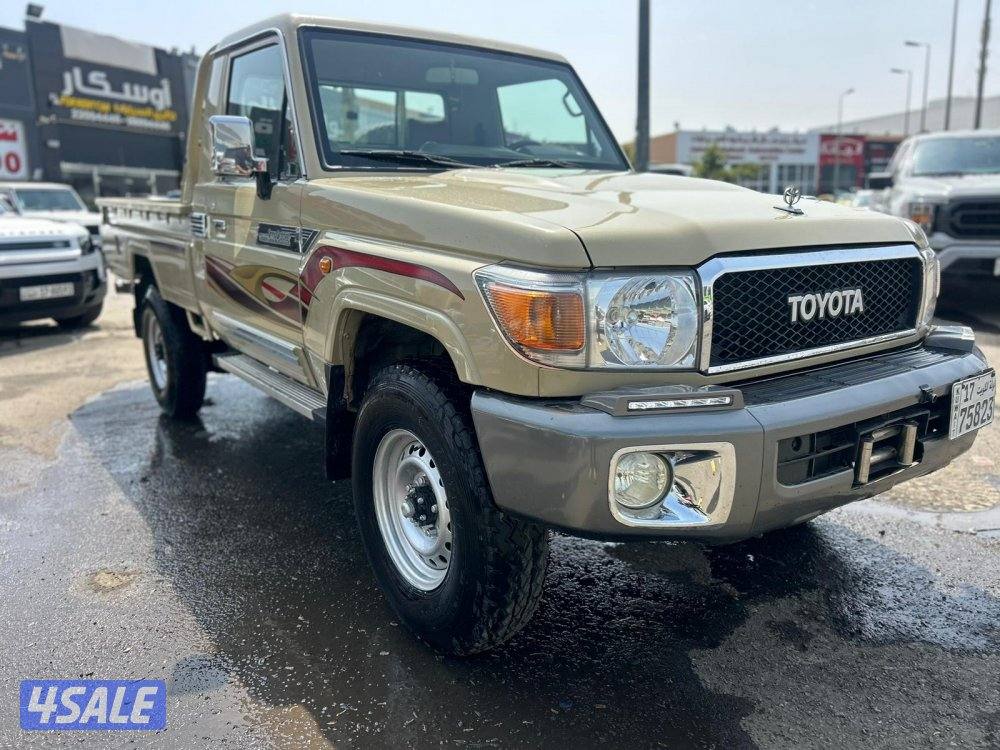 تويوتا لاند كروزر شاص LX .V6  موديل 2015 ماشى 278.000 k.m  وارد الساير1