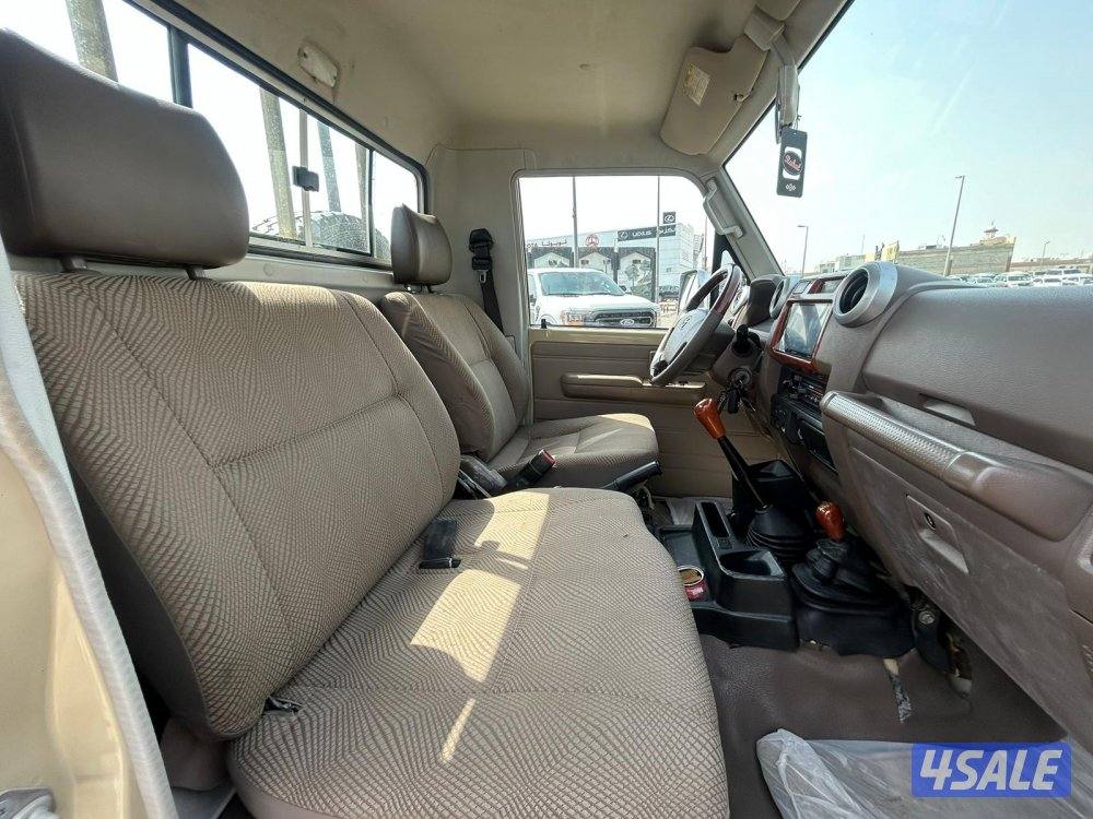 تويوتا لاند كروزر شاص LX .V6  موديل 2015 ماشى 278.000 k.m  وارد الساير5