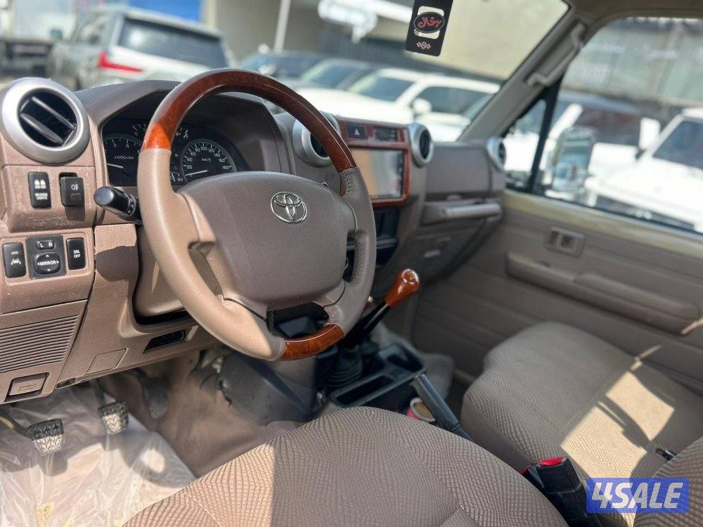 تويوتا لاند كروزر شاص LX .V6  موديل 2015 ماشى 278.000 k.m  وارد الساير6