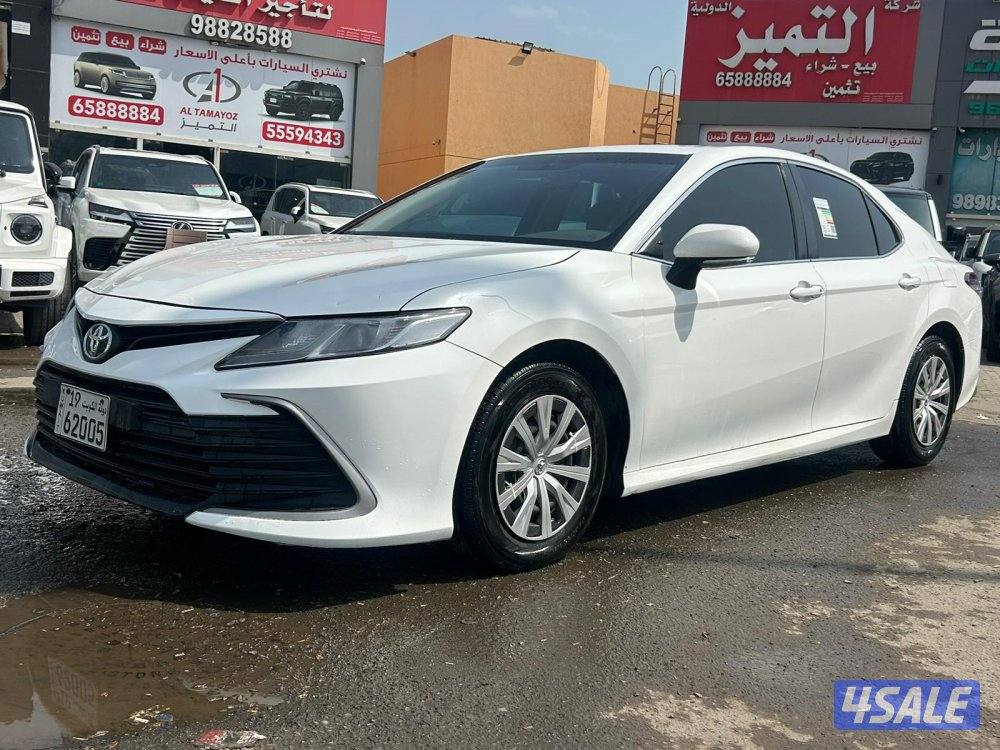 تويوتا كامرى LE موديل 2020 ماشى 91.000 k.m  وارد الساير0