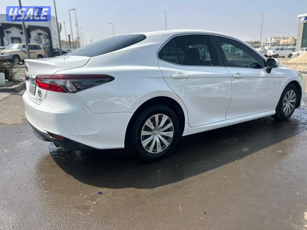 تويوتا كامرى LE موديل 2020 ماشى 91.000 k.m  وارد الساير3