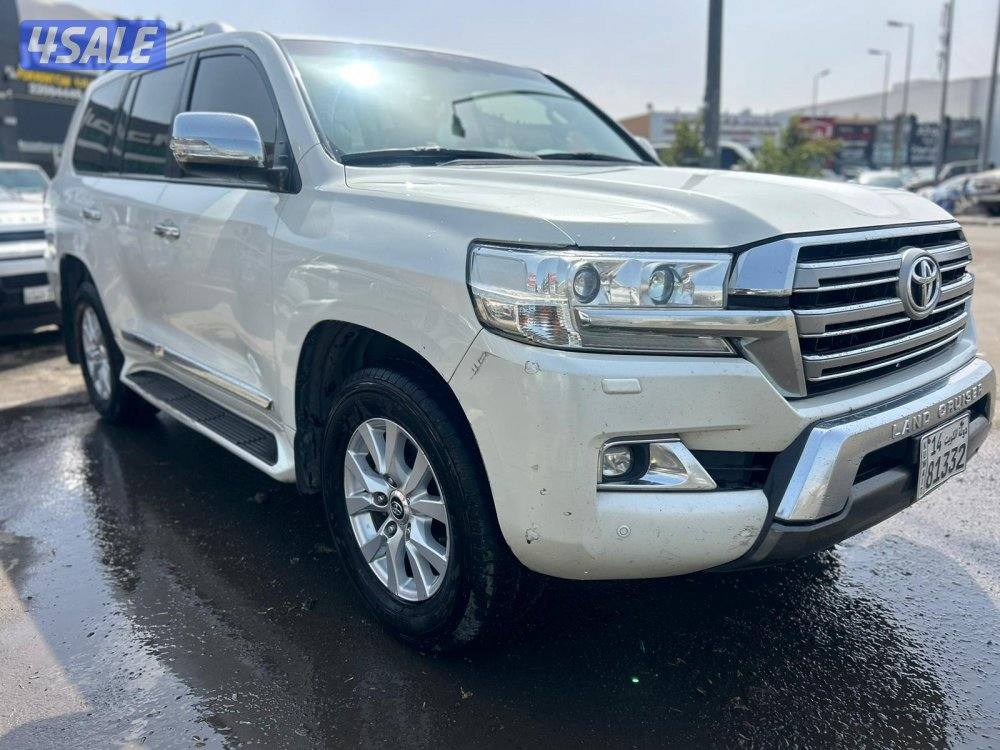 تويوتا لاند كروزر GX.R-V8 موديل 2016 ماشى 341.000  k.m  وارد الساير1