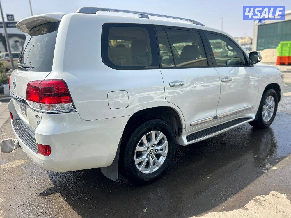 تويوتا لاند كروزر GX.R-V8 موديل 2016 ماشى 341.000  k.m  وارد الساير2