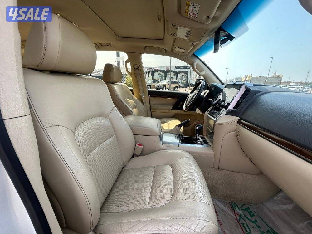تويوتا لاند كروزر GX.R-V8 موديل 2016 ماشى 341.000  k.m  وارد الساير5
