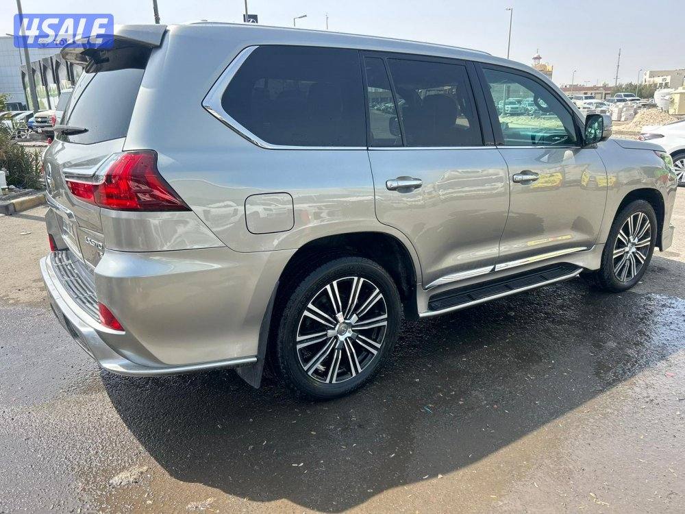 لكزس LX570 درجه اولى موديل 2016 ماشى 317.000 k.m وارد الخليج .3