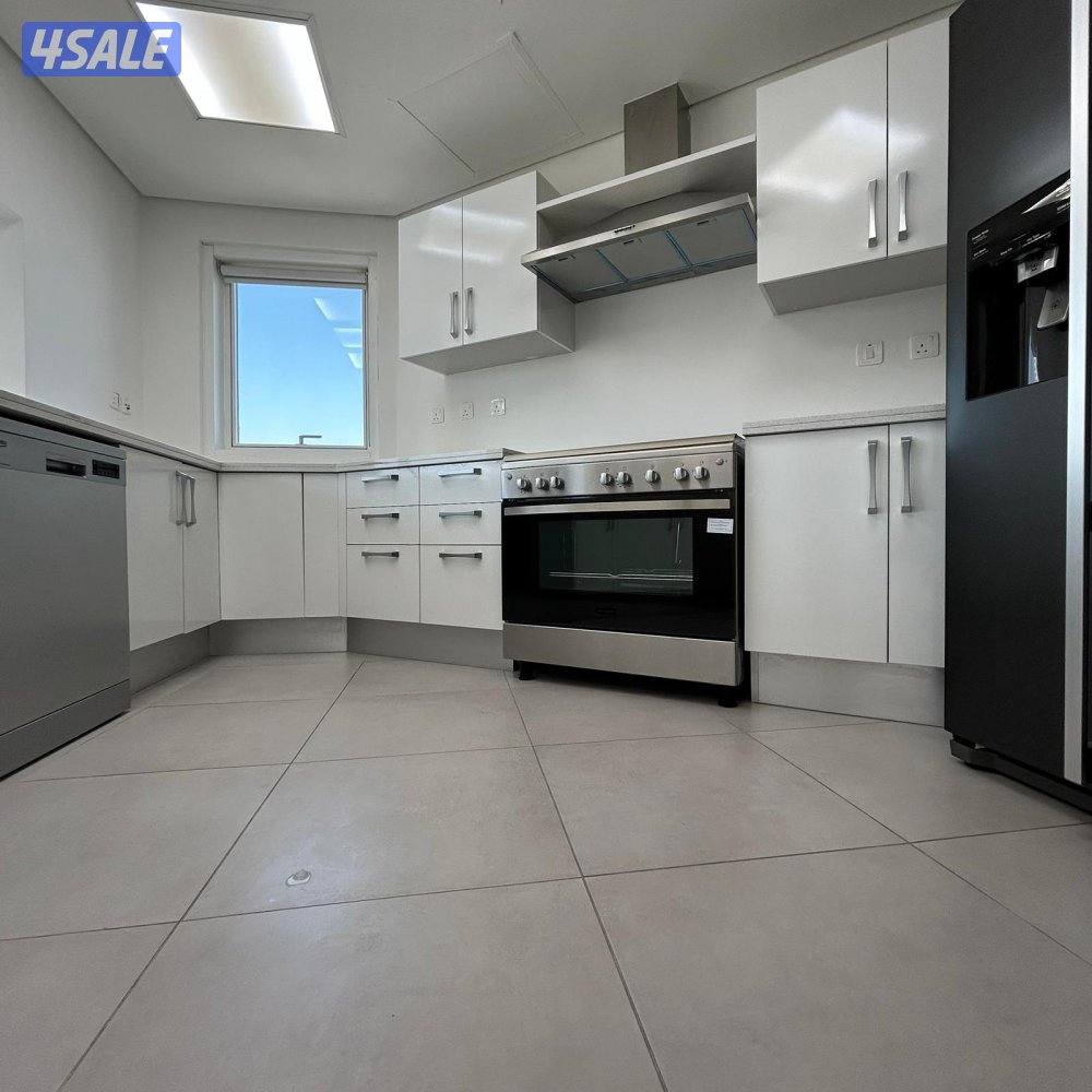 شقة نصف مفروشة اطلالة بحرية للايجار في دسمان7