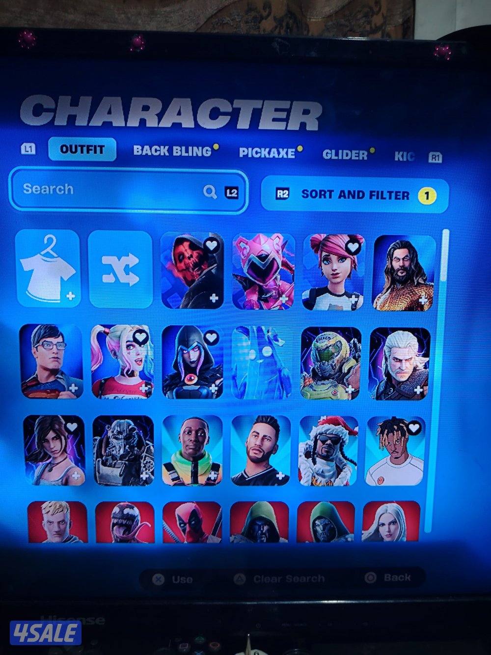 حساب فورت نايت فيه 1600 فيبوكس و 183 سكن و 224 اكس و 148 رقصه ز ترافيس14