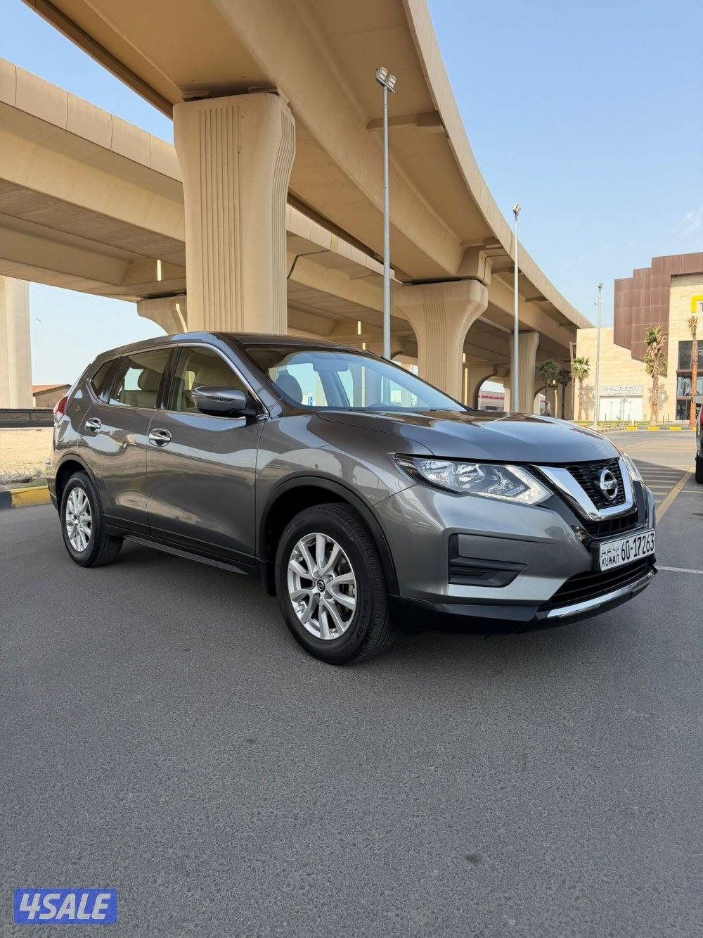 للبيع جيب نيسان اكس تريل0