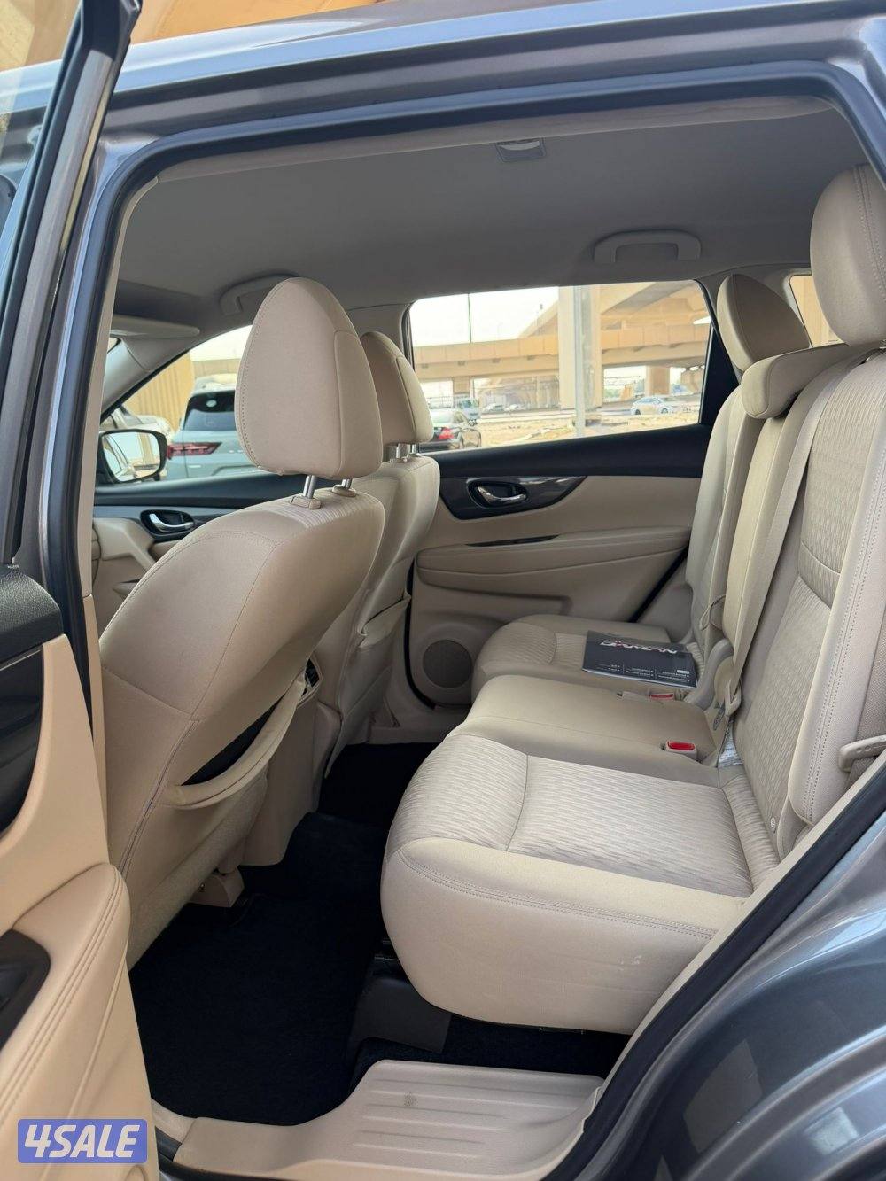 للبيع جيب نيسان اكس تريل9