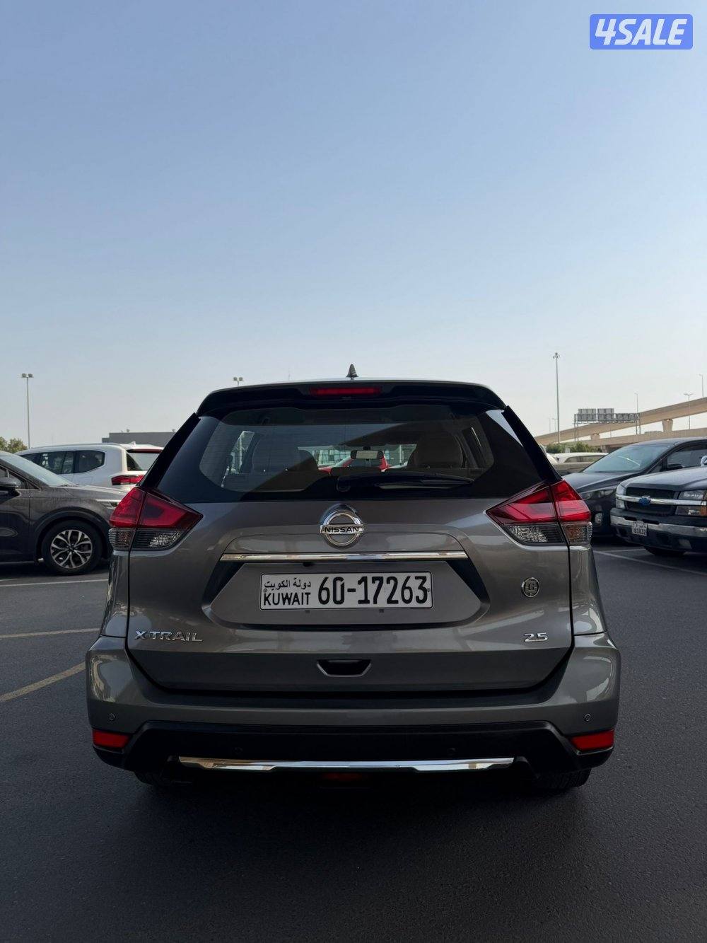 للبيع جيب نيسان اكس تريل10