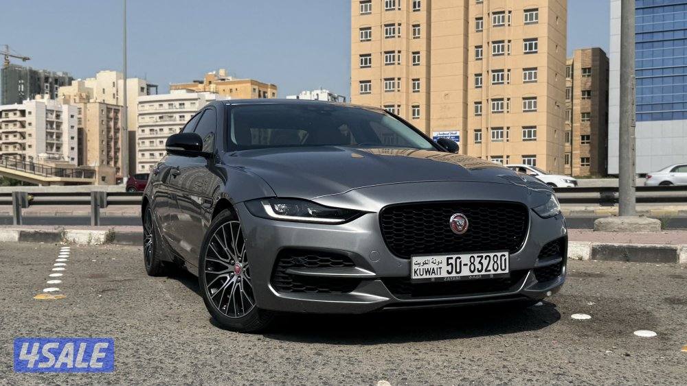 سيارة جاكوار XE موديل 2020 بحالة ممتازة ونظيفة جداً0