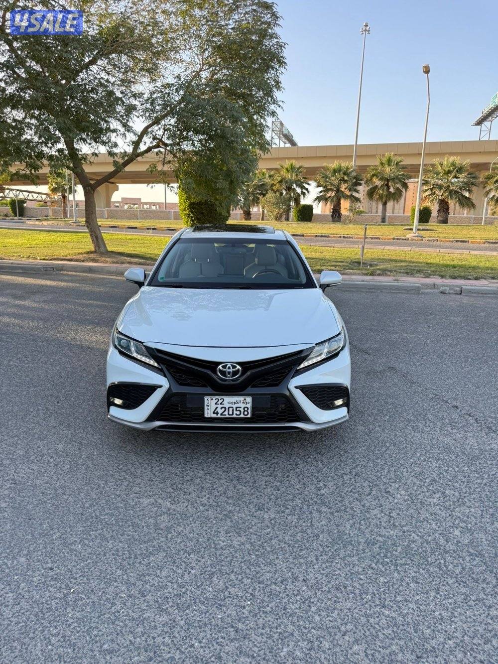 كامري 2024 ماشي 14 الف صبغ الوكاله اعلى فئه تحت الكفاله سيرفيس مجاني2