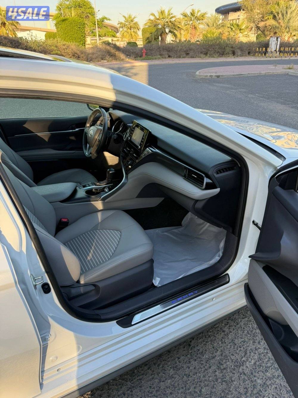 كامري 2024 ماشي 14 الف صبغ الوكاله اعلى فئه تحت الكفاله سيرفيس مجاني6